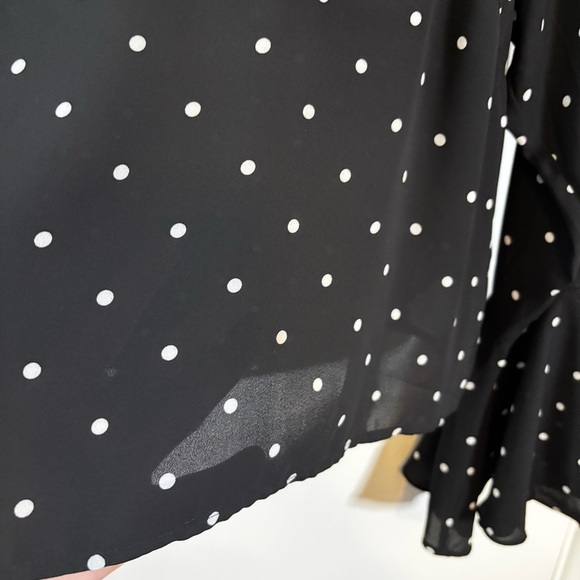 Forever 21 Black Top with White Dots Size XL - Picture 9 of 10